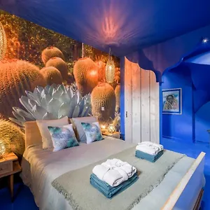 Luxury Jardin Majorelle Paris Orly Avec Jacuzzi , Vigneux-sur-Seine France